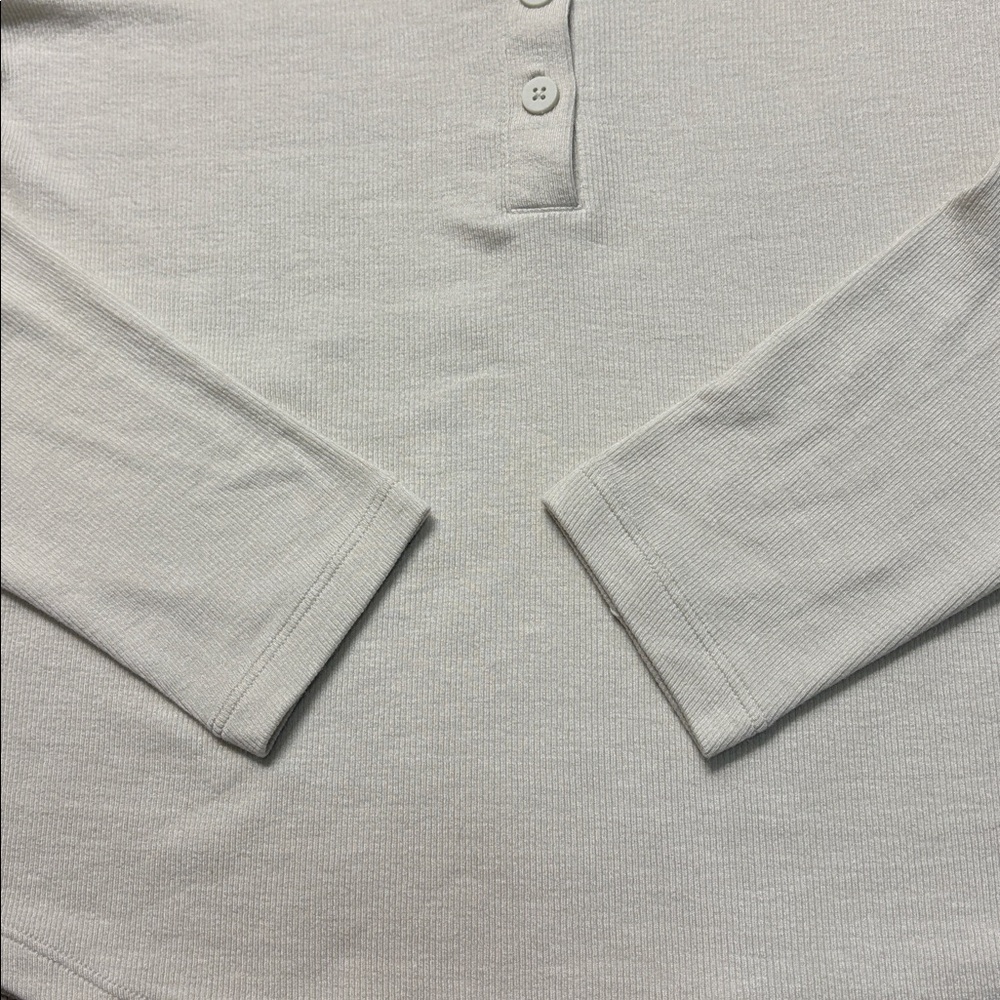 Hold Tight Curved Hem cropped Henley-bone - Picture 6 of 7